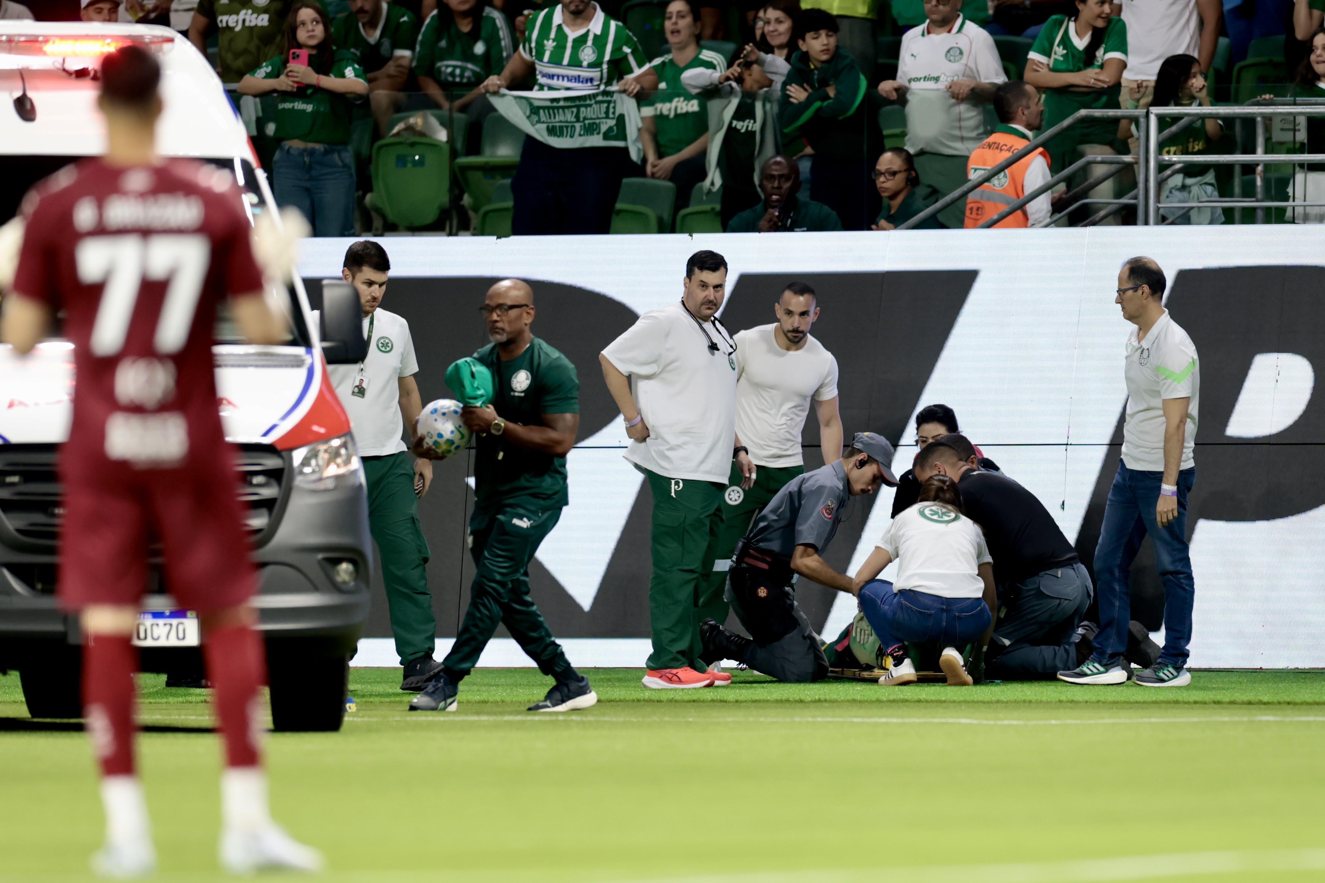 Palmeiras Registra Boletim de Ocorrência e Suspende Acesso a Ingressos Após Incidente com Torcedor no Campo