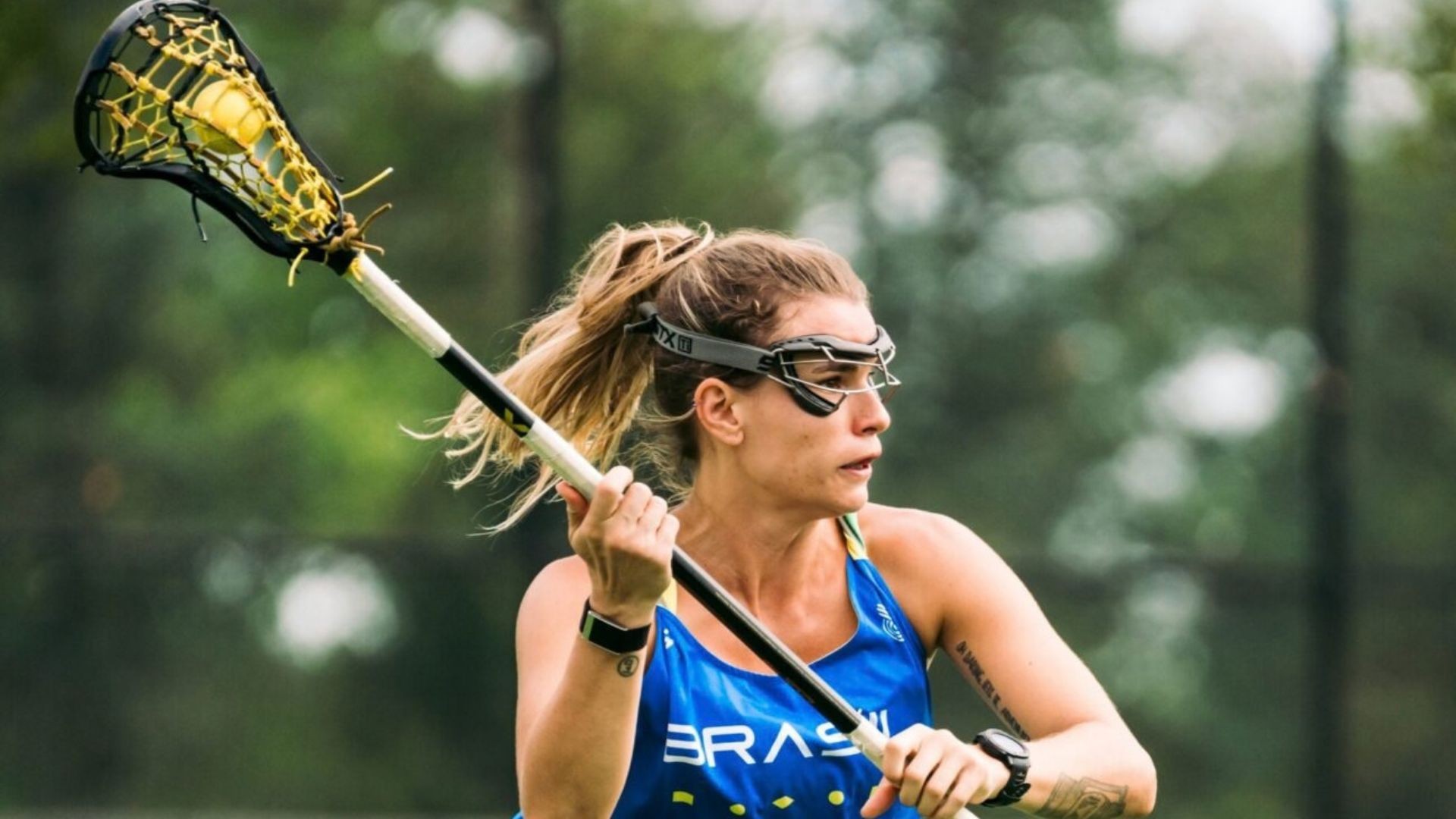 Bastão, bola e gol: conheça o lacrosse, esporte caçula nas Olimpíadas em que o Brasil tenta vaga inédita