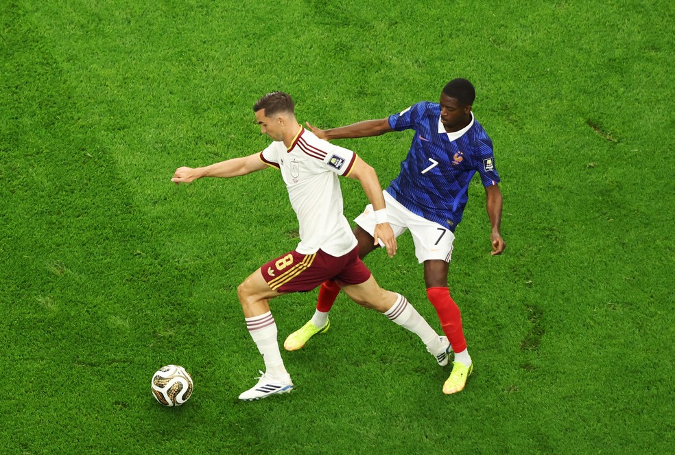 Fabián e Dembélé em Espanha x França — Foto: REUTERS