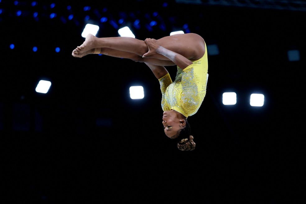 Rebeca Andrade na final do individual geral das Olimpíadas de Paris — Foto: REUTERS/Paul Childs