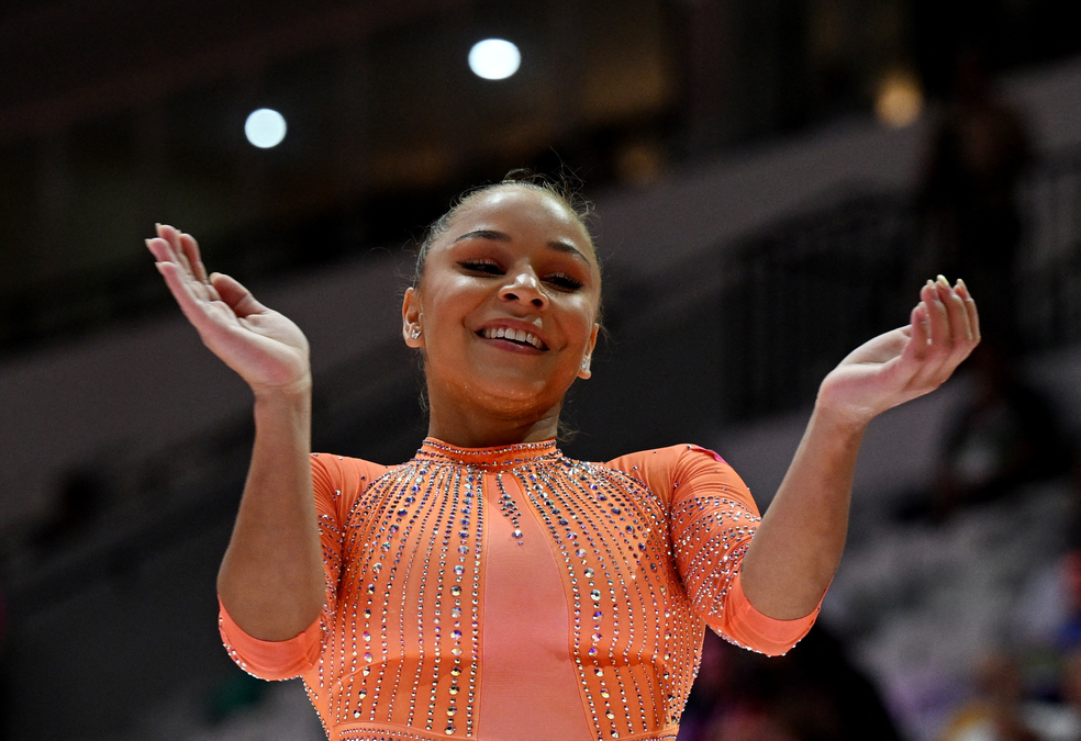 Flávia Saraiva no Mundial de ginástica — Foto: REUTERS/Jennifer Lorenzini