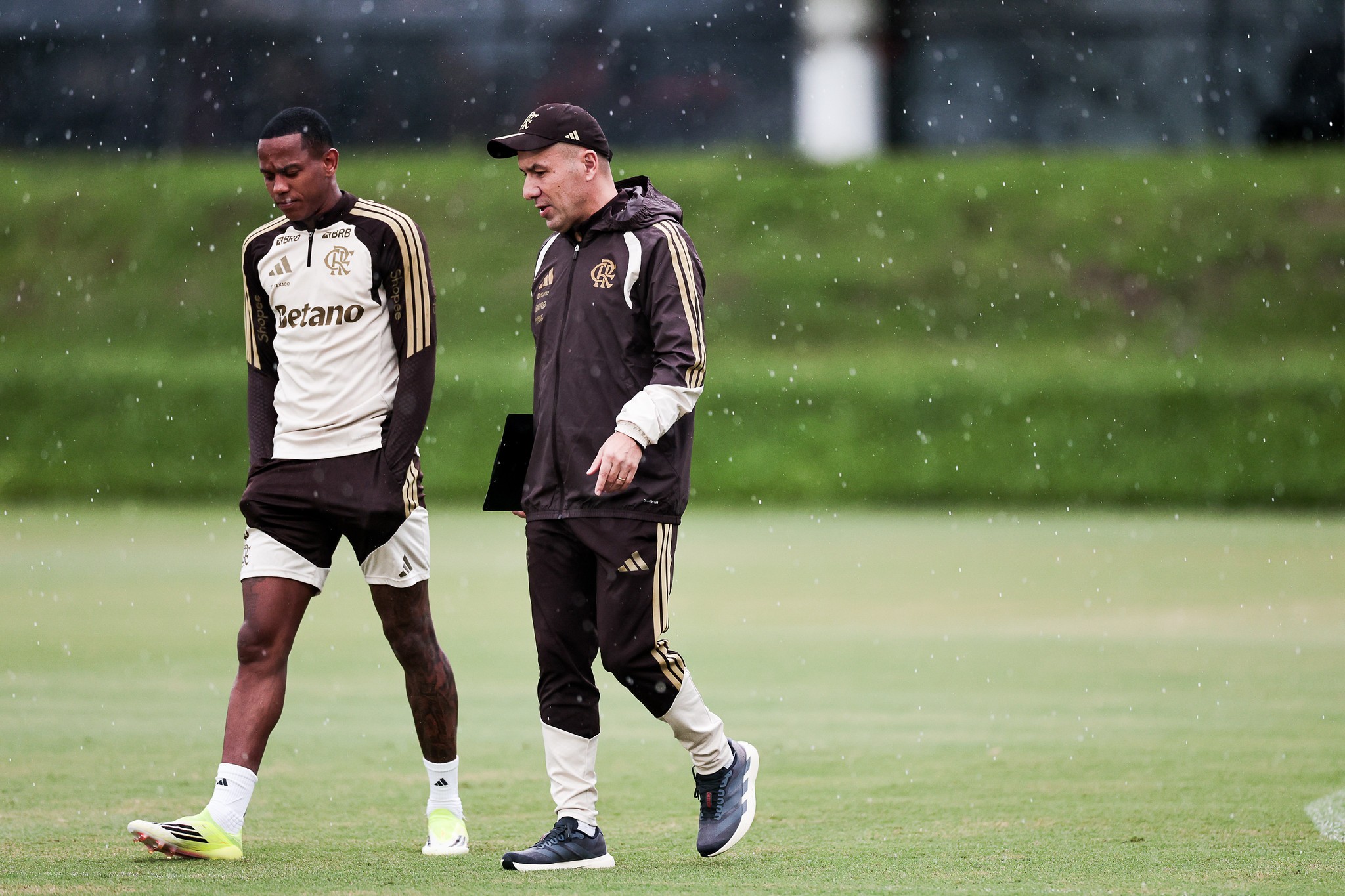 Wallace Yan se destaca no Flamengo e conquista confiança de Jardim: Bap prevê grande futuro