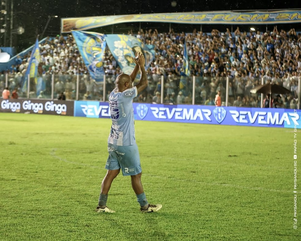 Torcedores do Paysandu em jogo na Curuzu.