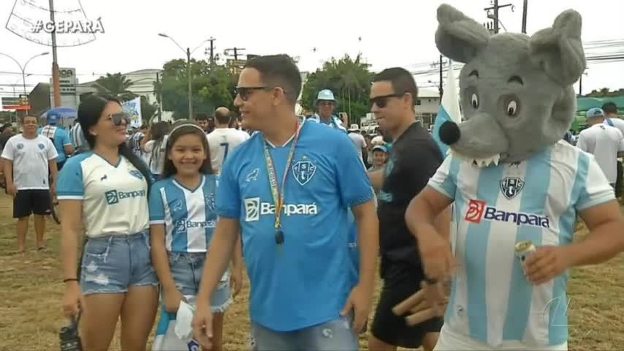 Torcida do Paysandu recebe time com festa após acesso para Série B
