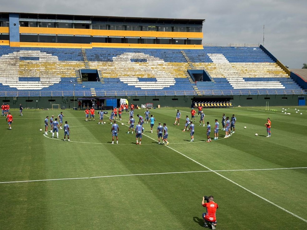 Treino do Cruzeiro no Paraguai — Foto: Guilherme Macedo