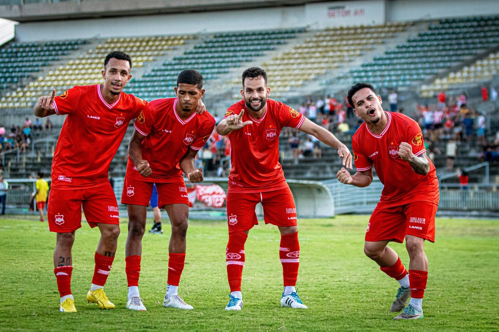 Jogadores  do Auto Esporte-PB comemorando um gol na 2� divis�o  � Foto: Jo�o Neto / Auto Esporte-PB
