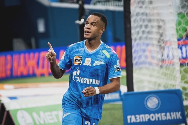 Pedrinho celebra título russo com o Zenit após participação em lance decisivo: "Vai ficar para sempre"