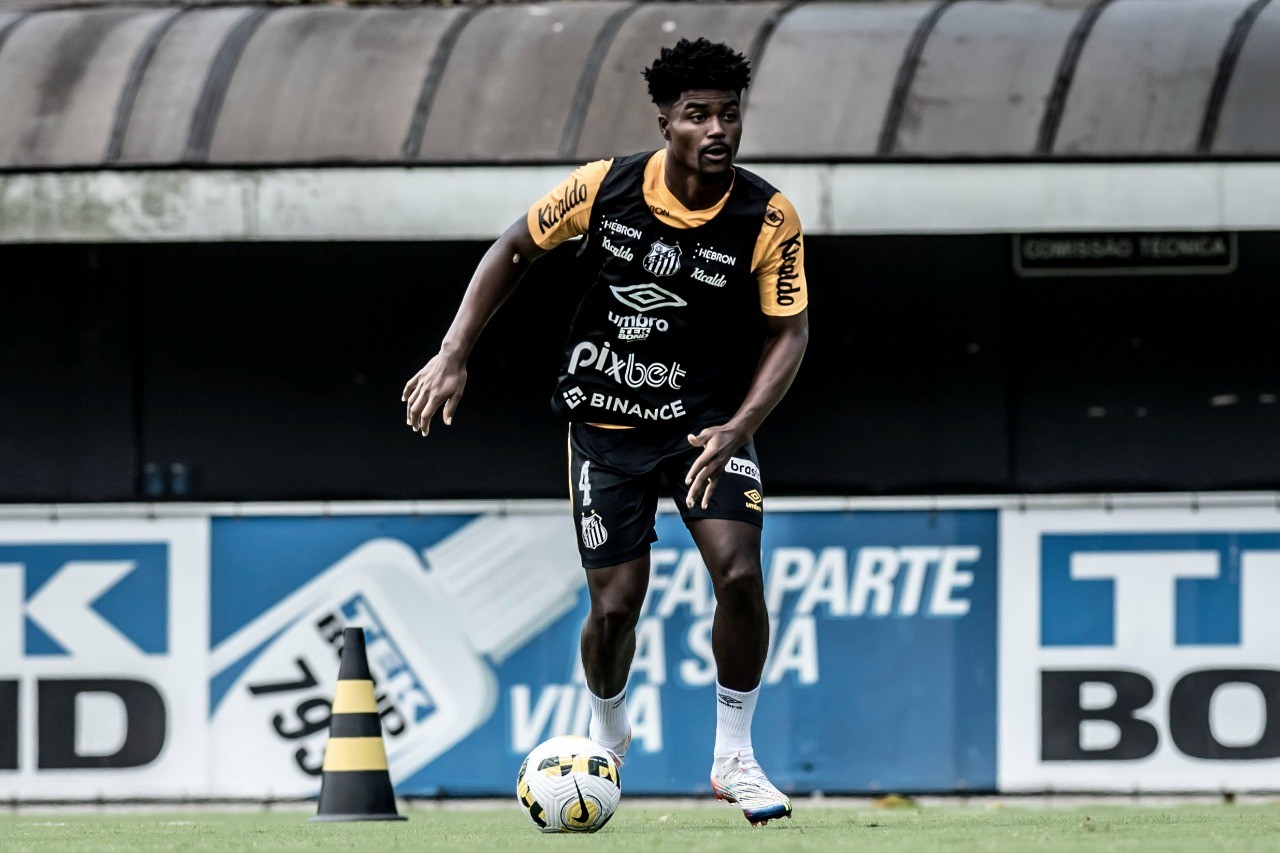 Santos rescinde o contrato de empréstimo com Jhojan Julio, que já