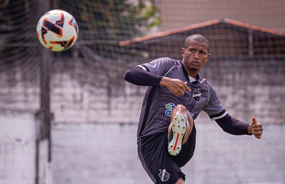 Emanuel é a arma do ABC para o clássico — Foto: Rennê Carvalho/ABC