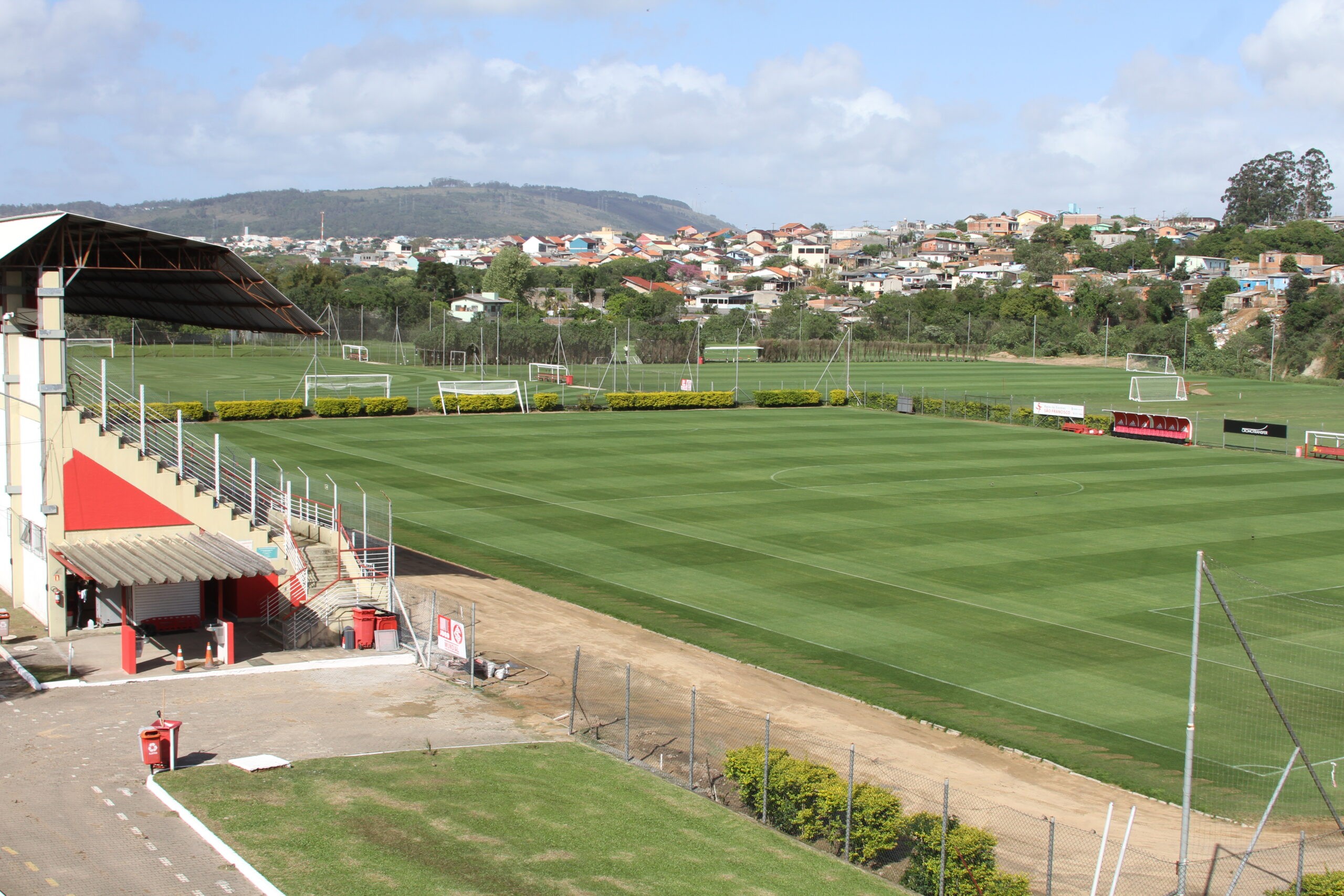 Inter investe R$ 30 mi na base, mas queda no sub-20 gera incômodo