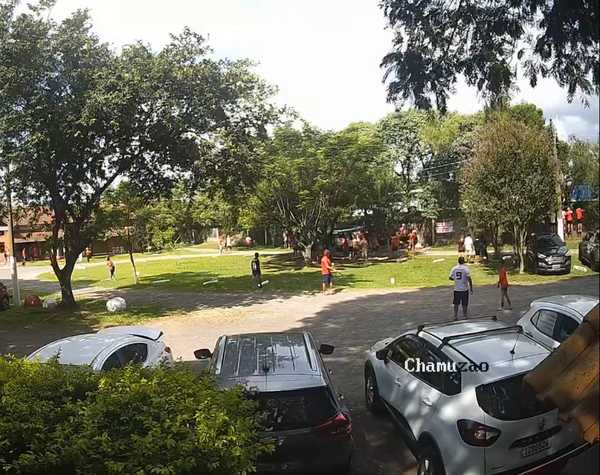 Polícia indica torcedor por arremesso de pedras em ônibus de torcida gremista antes do Gre-Nal
