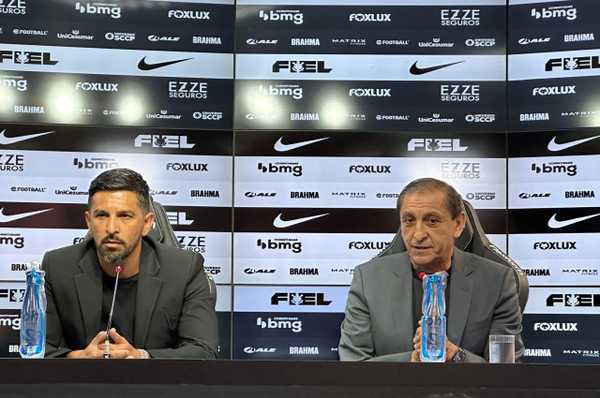 Ramón Díaz descarta Balotelli e prevê poucos reforços para o Corinthians.