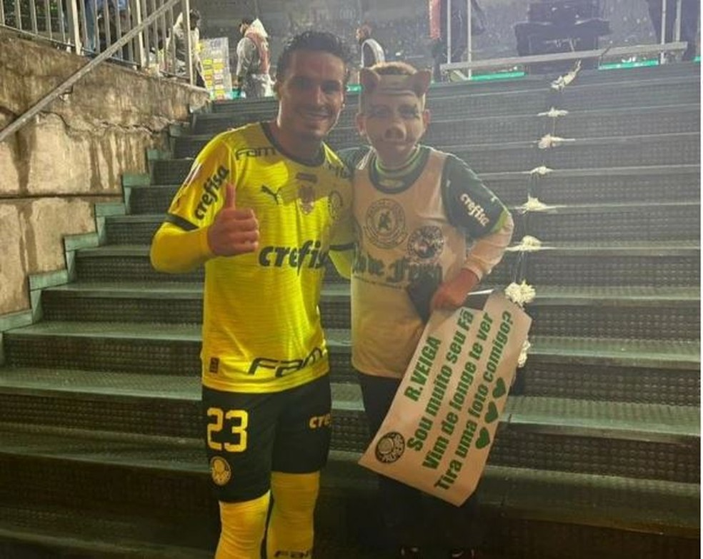 Daniel e o ídolo Raphael Veiga após a vitória do Palmeiras por 1 a 0 diante do Vasco — Foto: Reprodução/Instagram