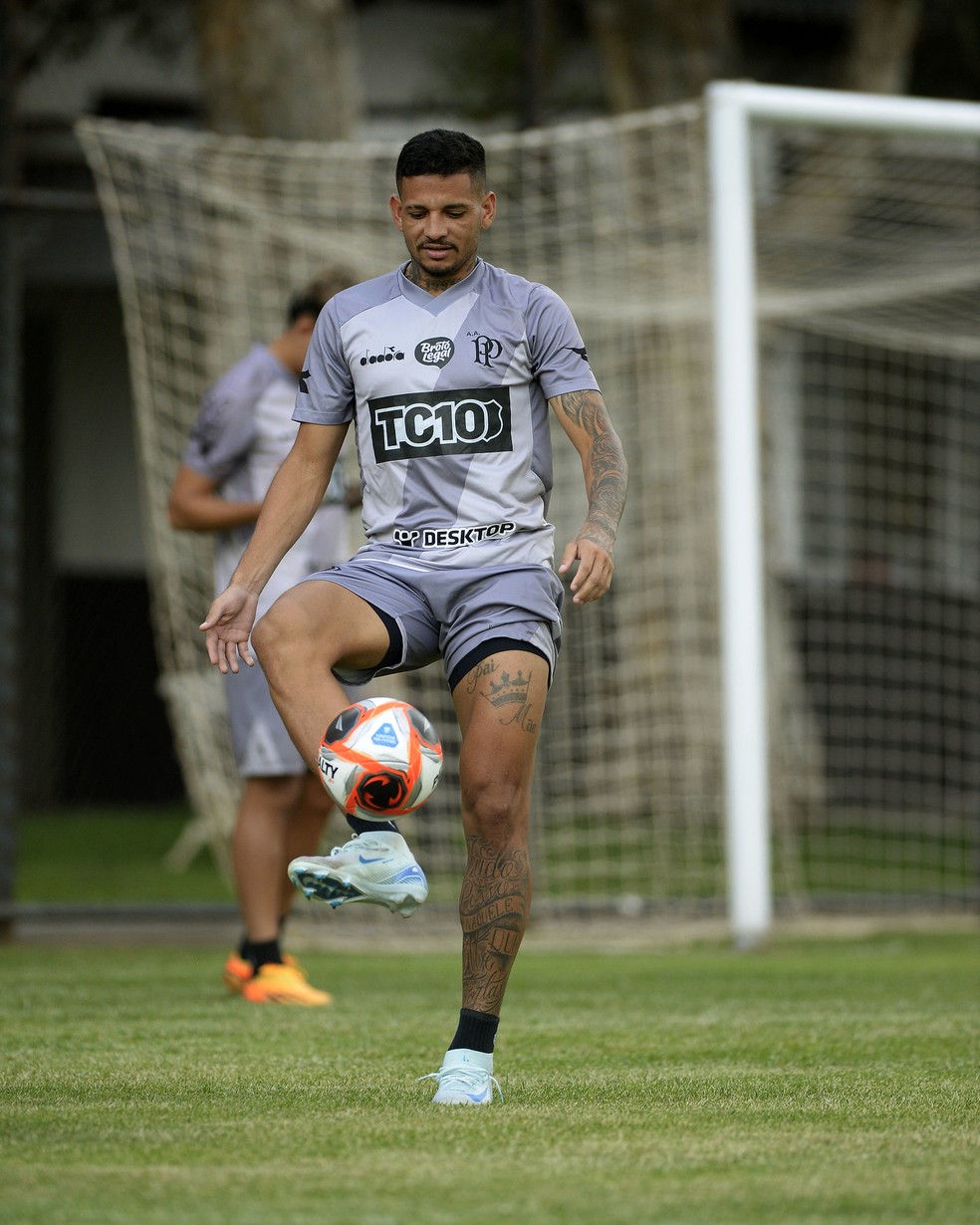 Ex-Ponte, Danrlei, o atacante, também tem o nome em homenagem ao ex-goleiro — Foto: Marcos Ribolli/ PontePress