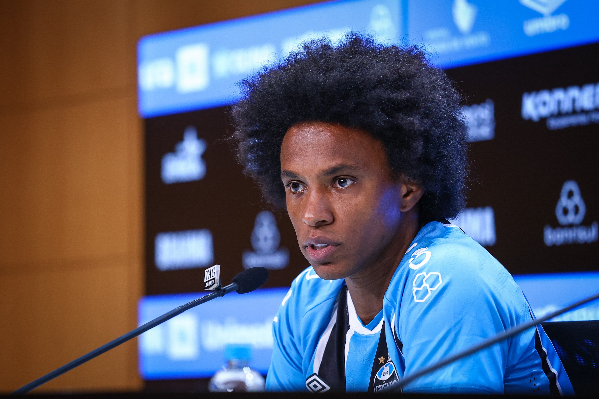 No Grêmio, Willian pede melhorias no futebol brasileiro; veja