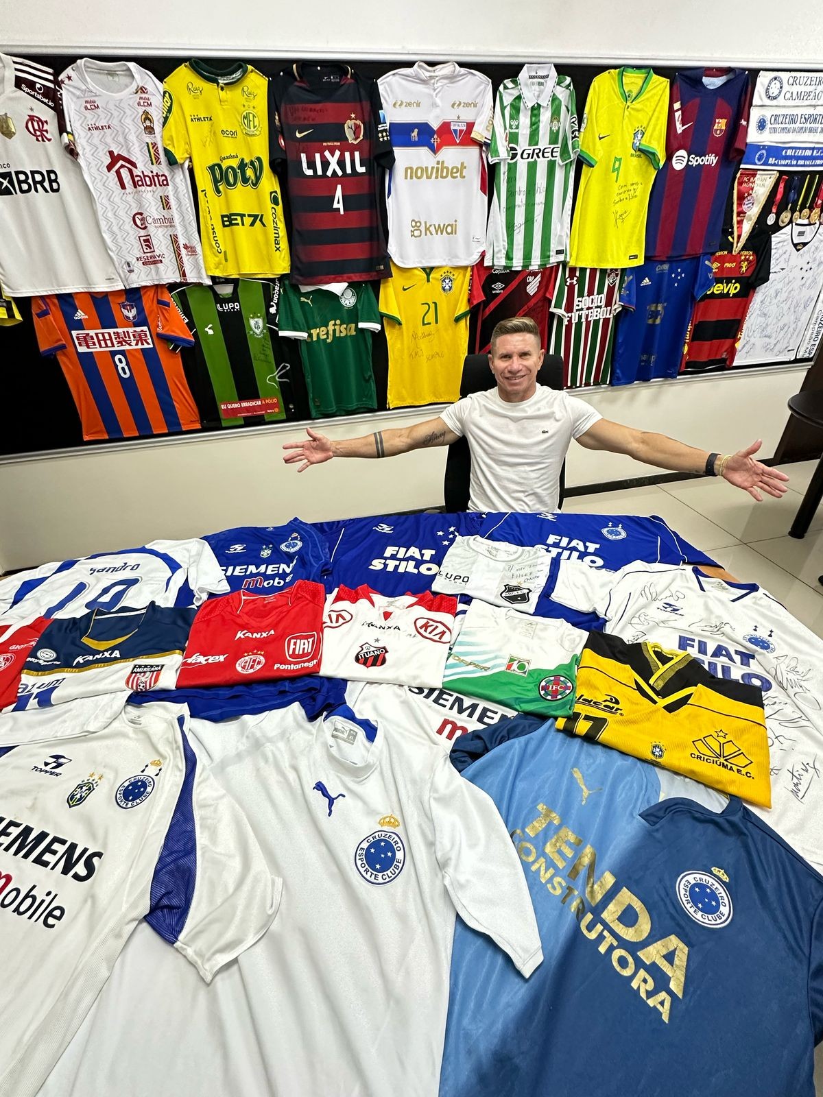 Campeão Pelo Cruzeiro Indica Descoberta de Talentoso Volante Vitor Roque e Projeção à Seleção