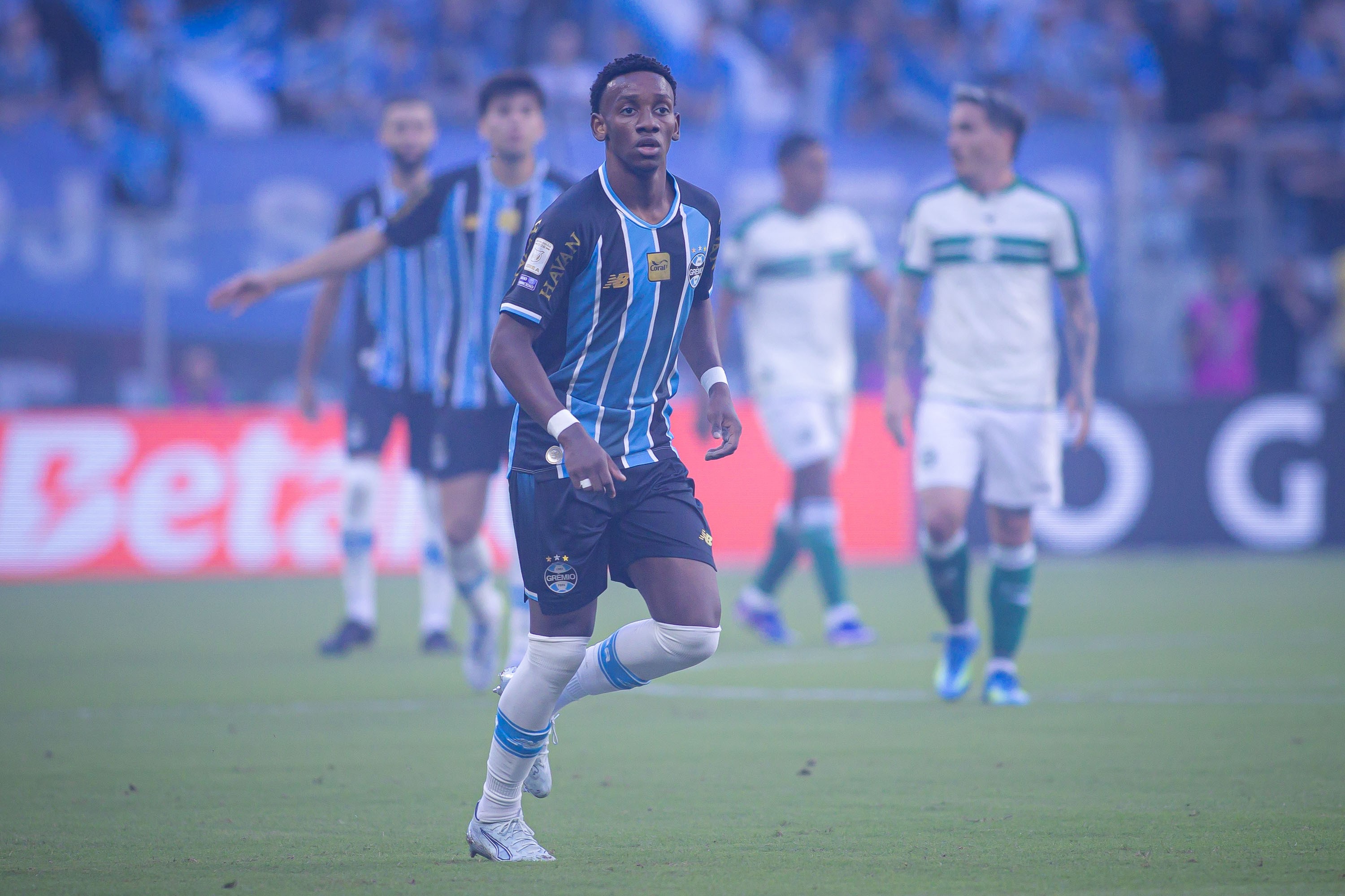 Gabriel Mec e mais dez