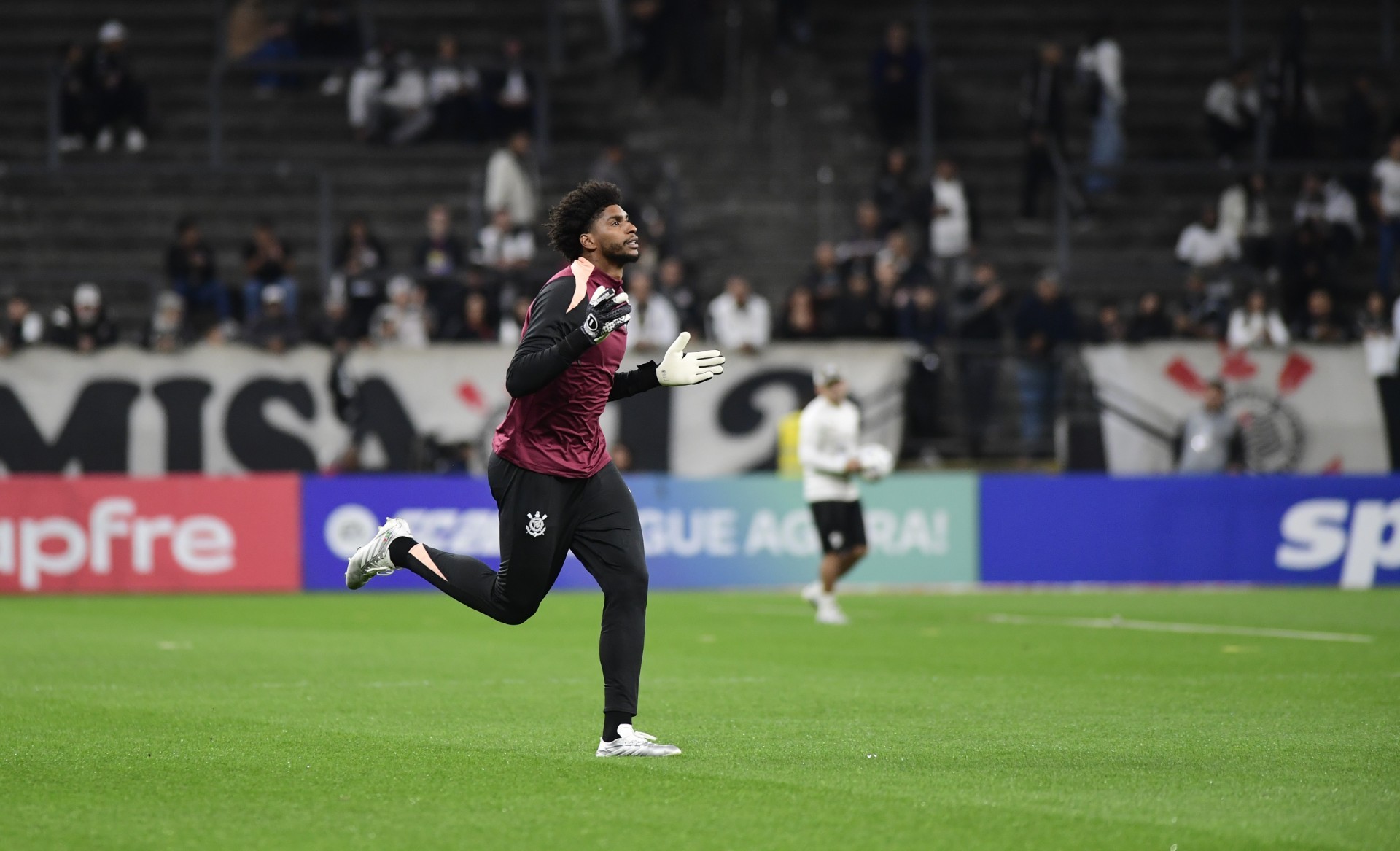 Hugo Souza Reconhece Erros em Derrota do Corinthians: 