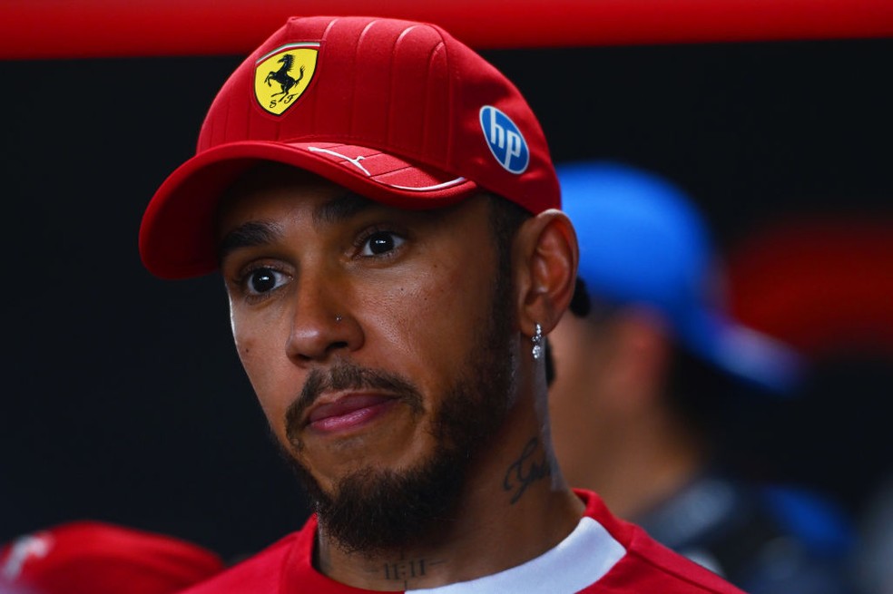 Lewis Hamilton no sábado de classificação do GP da Austrália da F1 em 2025 — Foto: Rudy Carezzevoli/Getty Images