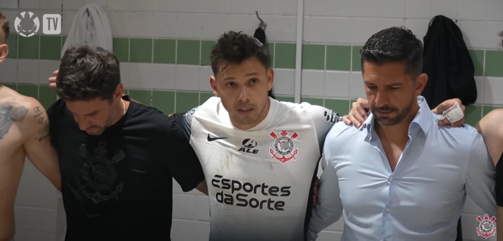Romero discursa no vestiário do Corinthians depois de classificação na Copa do Brasil — Foto: Reprodução/Corinthians TV
