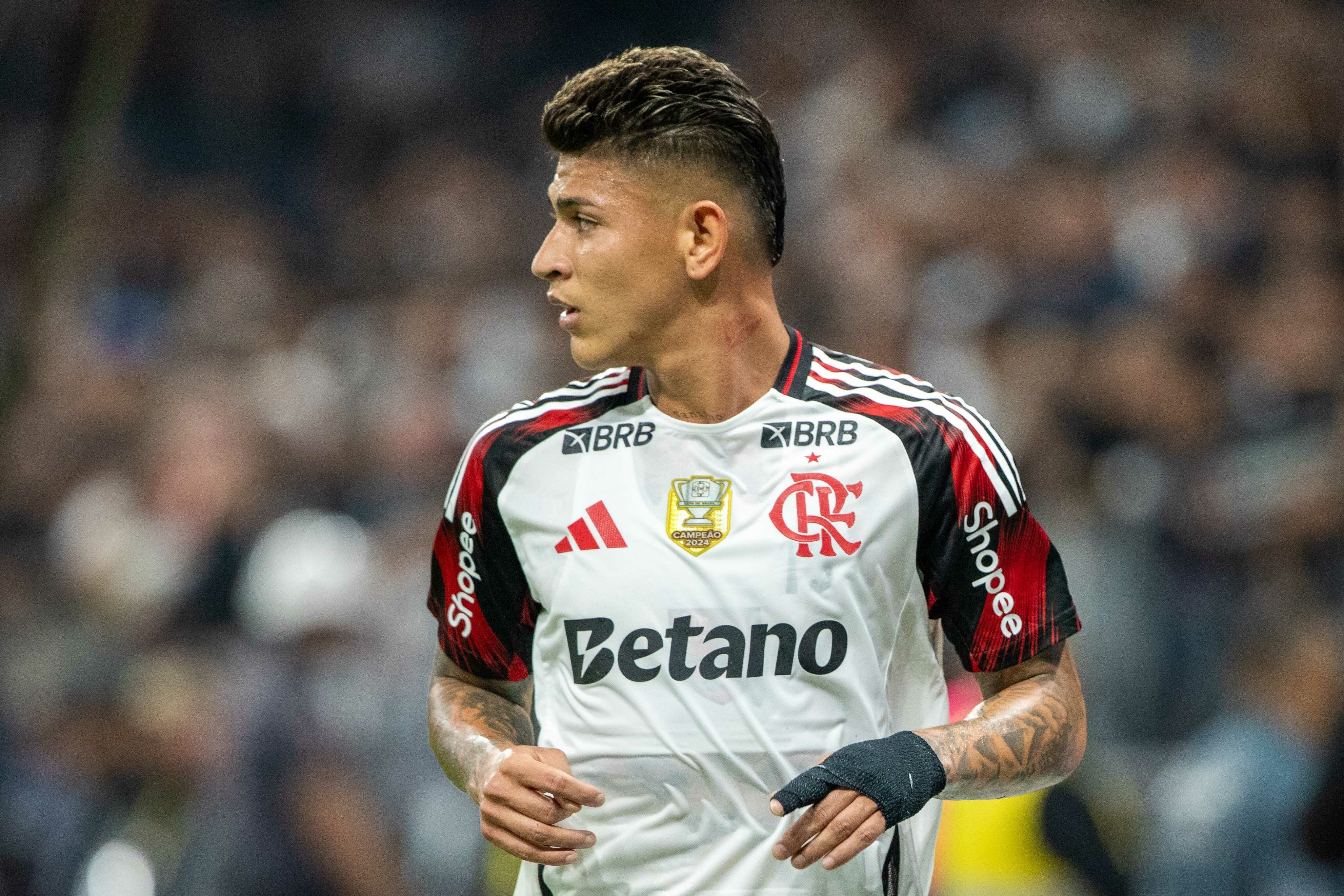 Carrascal dá nova alternativa para Filipe Luís, brilha e pede passagem no Flamengo