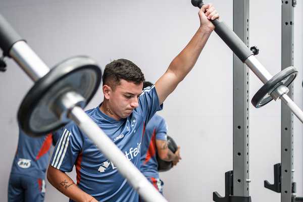 Sem Barreal, Cruzeiro treina e aposta em quarteto da base no time