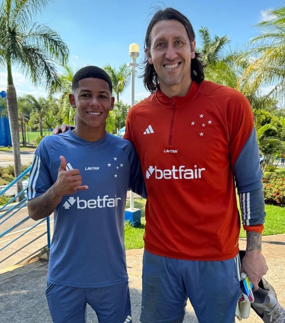 Akiles e Cássio, do Cruzeiro — Foto: Redes sociais