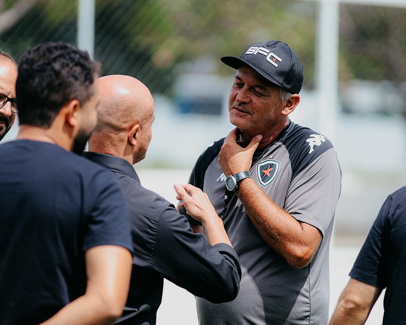 Ruy Cabeção posta indireta após demissão de Lisca no Botafogo-PB: “Mau-caráter”