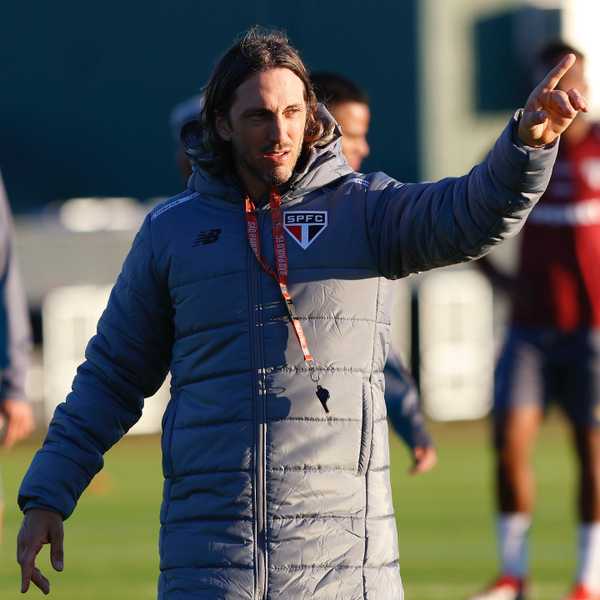 Zubeldía se prepara para estreia do São Paulo na Libertadores 2025 com intensidade