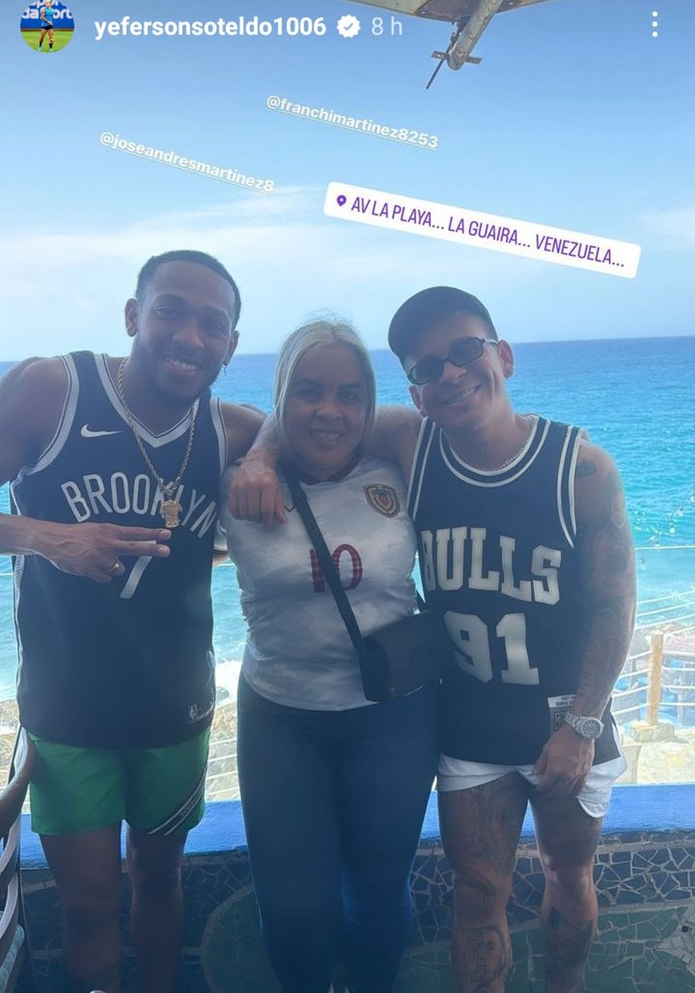 Soteldo posta foto na praia de La Guaira, na Venezuela, após Copa América — Foto: Reprodução