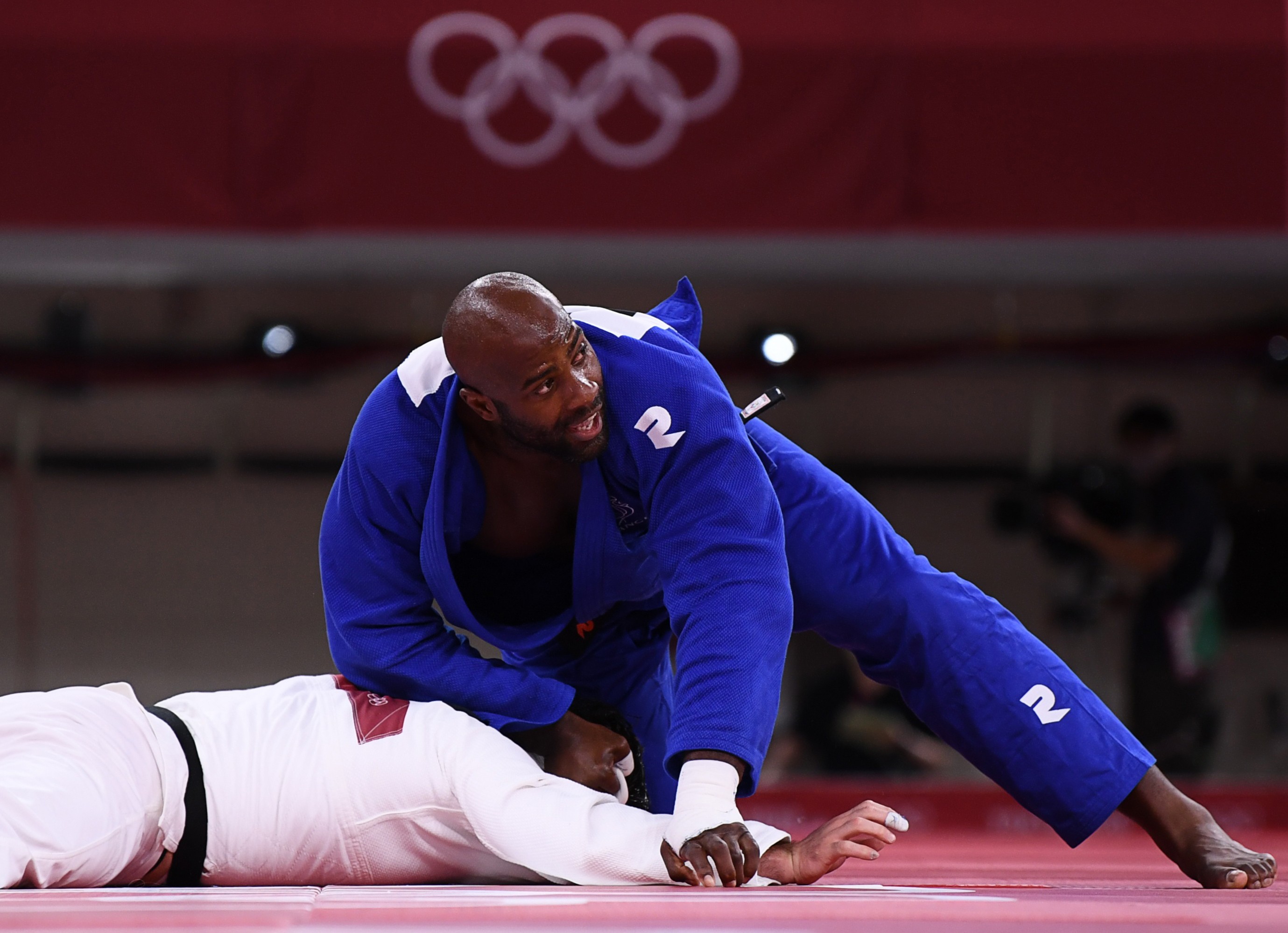 Teddy Riner, lenda do judô, fica fora do Mundial por causa de lesão e adia retorno às competições