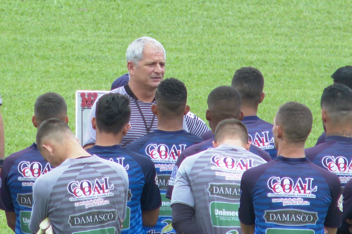 Com 26 jogadores em 7 partidas, Fahel defende utilização ampla do ...