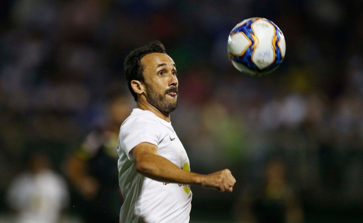 Feliz por estreia no Bragantino, Thiago Ribeiro mira ganhar ritmo de ...