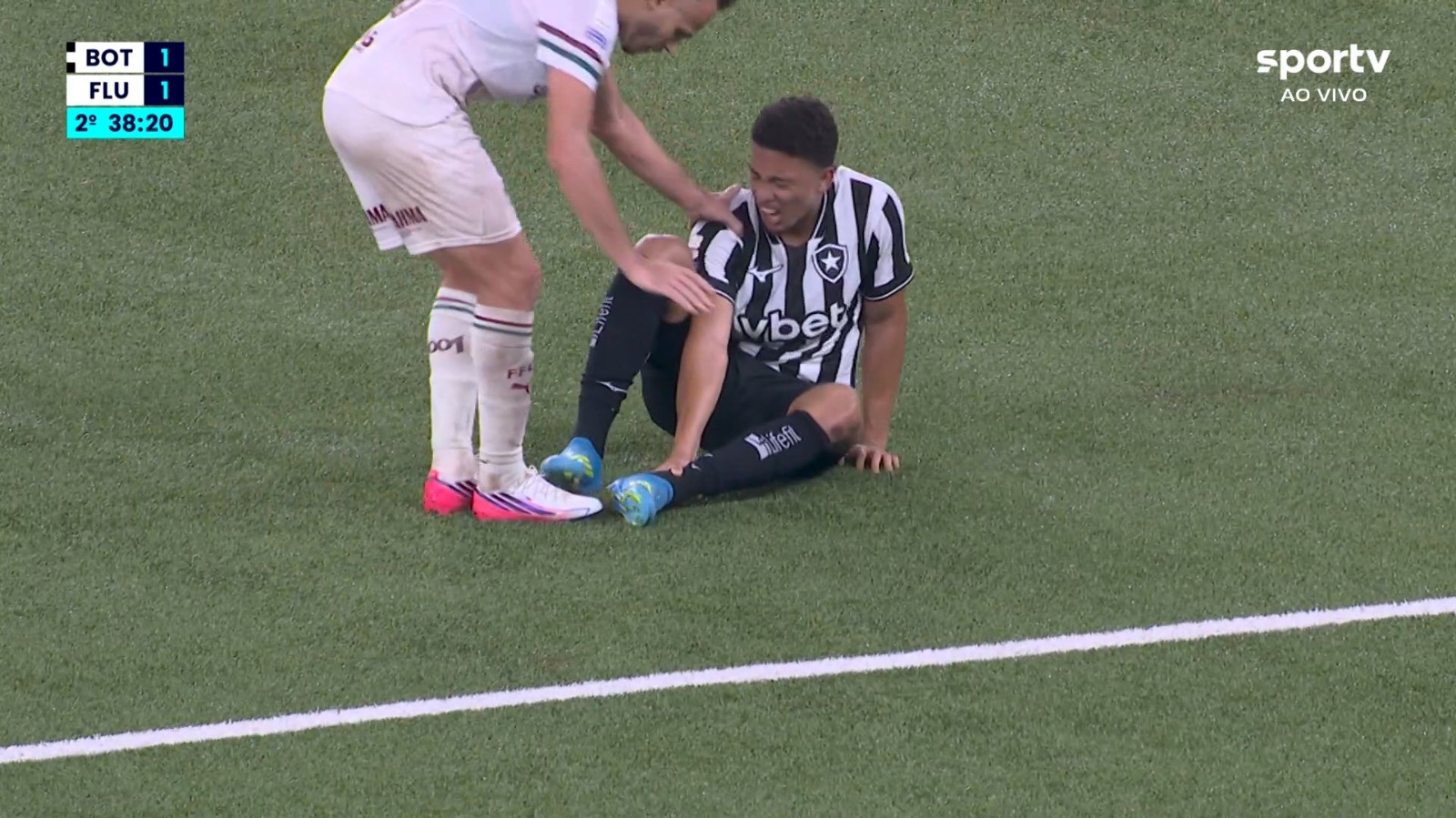 Lesão de Barrera preocupa torcedores do Botafogo durante clássico contra o Fluminense