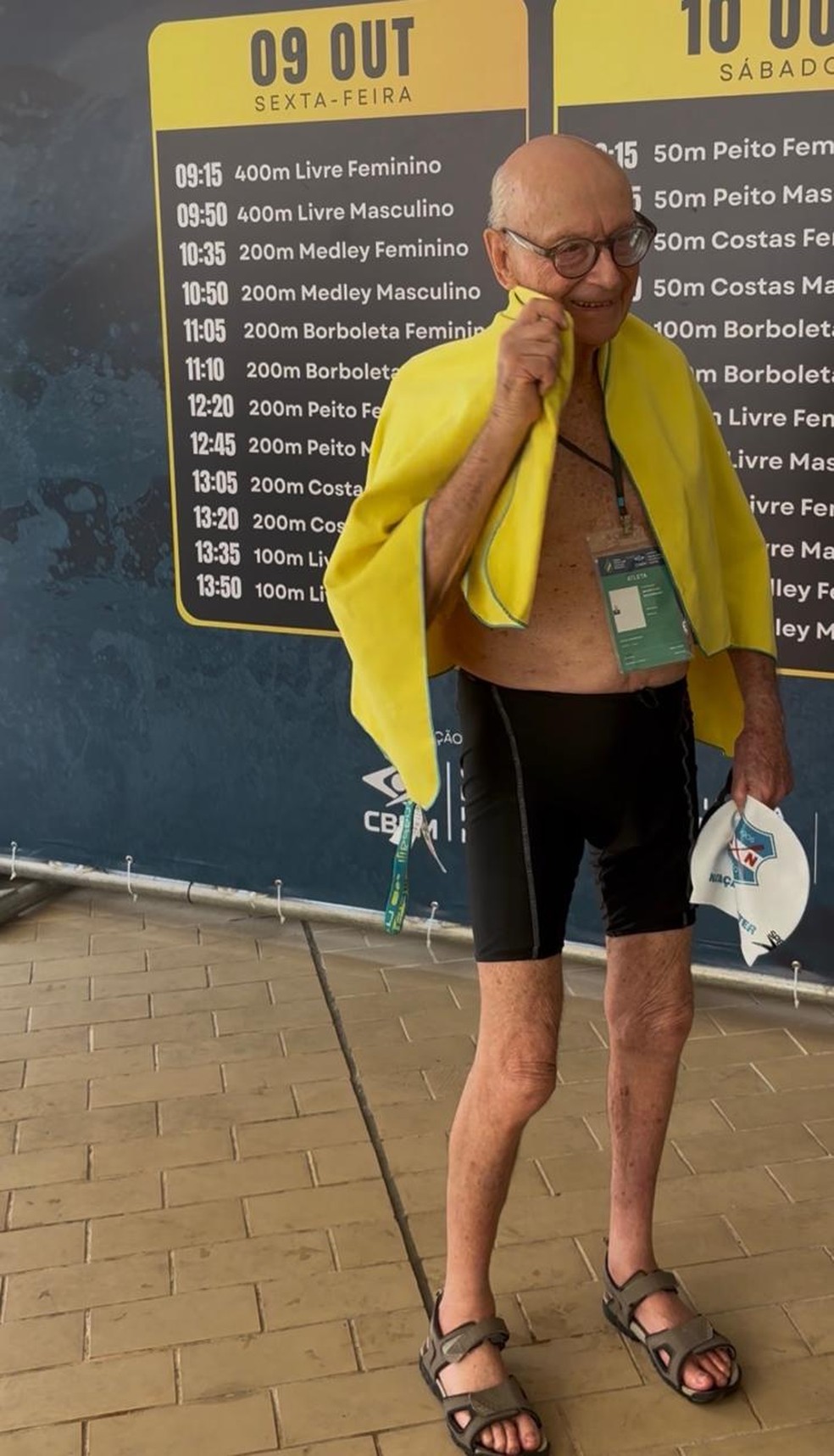 Nadador de 102 anos impressiona em torneio master contra atletas mais jovens — Foto: João Ribeiro