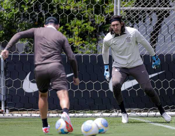 Cássio e Equipe do Corinthians Seguem para Maringá para Realização de Testes