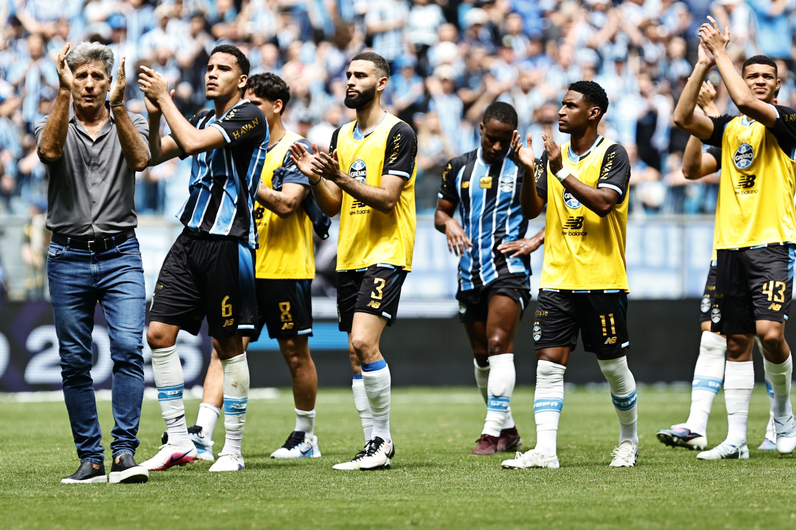 Empate do Grêmio com Palmeiras é celebrado como vitória por Renato