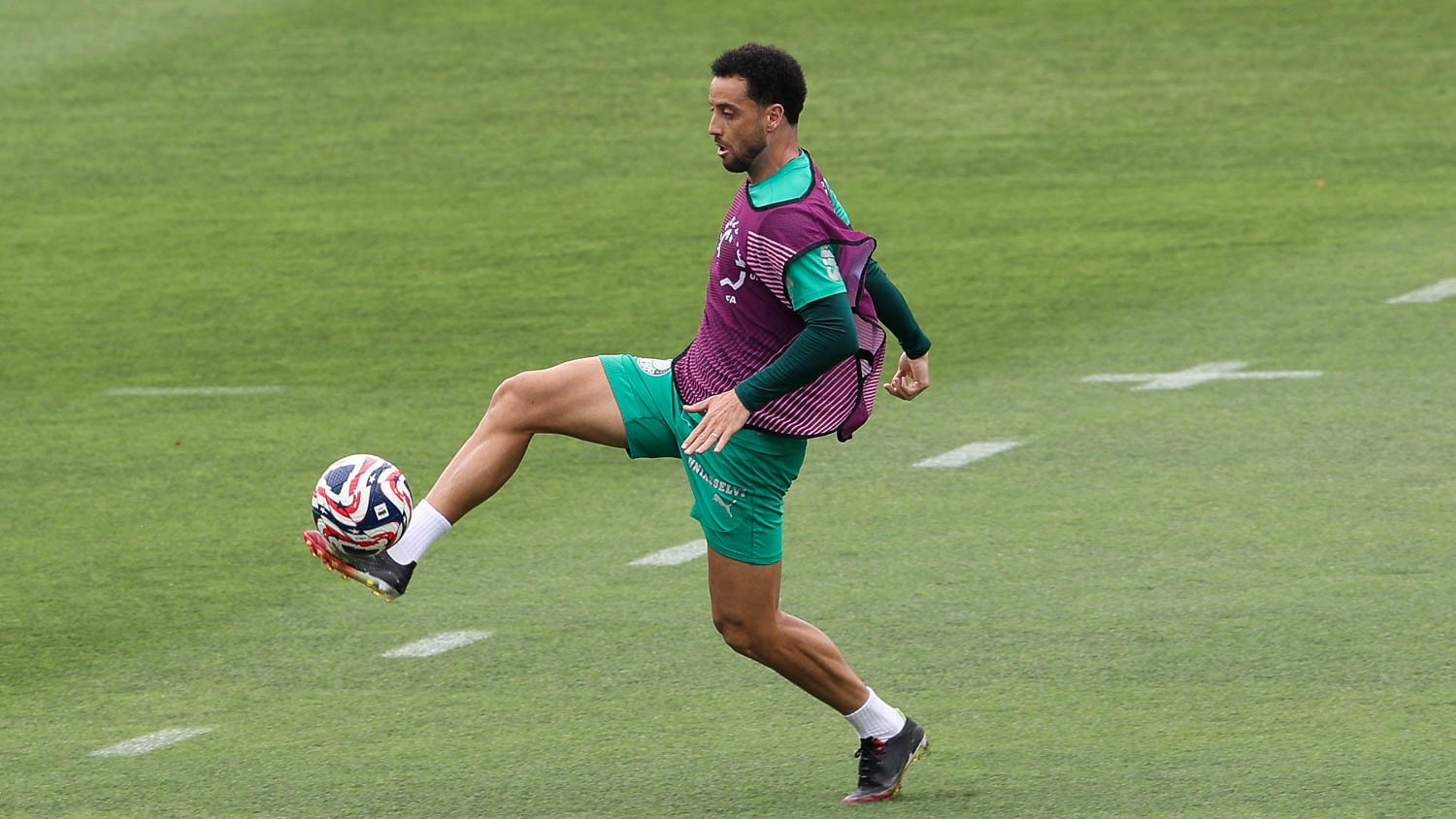 Felipe Anderson perde espaço no Palmeiras após estreia como titular nos EUA