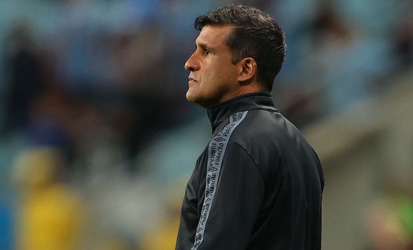 Wesley Carvalho bate o martelo e define Athletico-PR para enfrentar o Grêmio