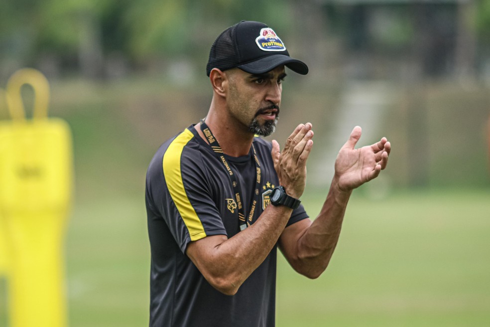 André Ferreira fala de adequações no treino do Amazonas — Foto: João Normando/Amazonas FC