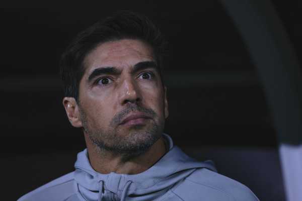 Abel mantém silêncio sobre processo na Fifa movido pelo Al-Sadd.