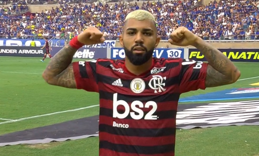 Gabigol comemora gol contra o Cruzeiro