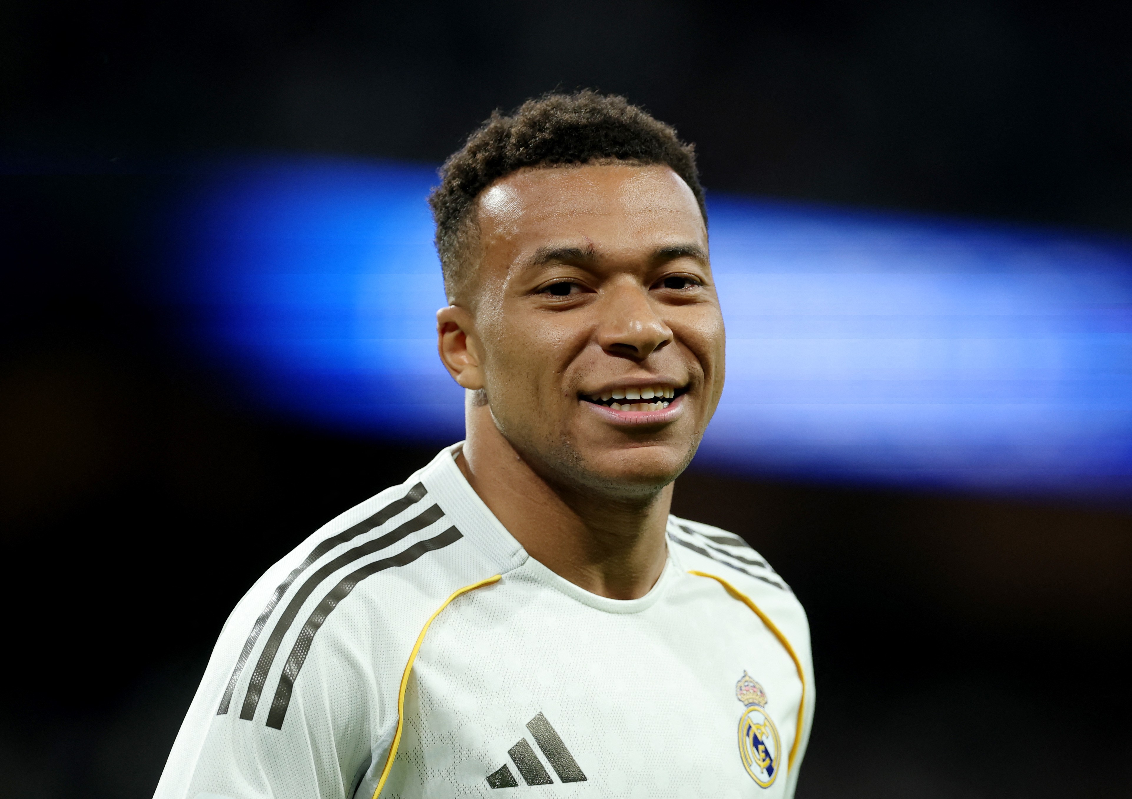 Mbappé ouve fortes vaias ao entrar em campo em Real Madrid x Oviedo