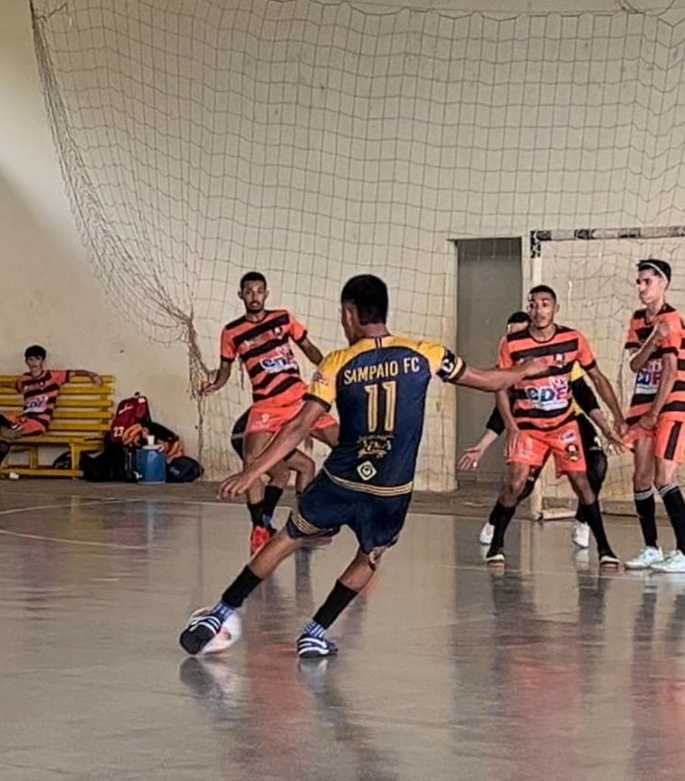 Reportagem no futsal Sub-13, no dia 12 de maio. 