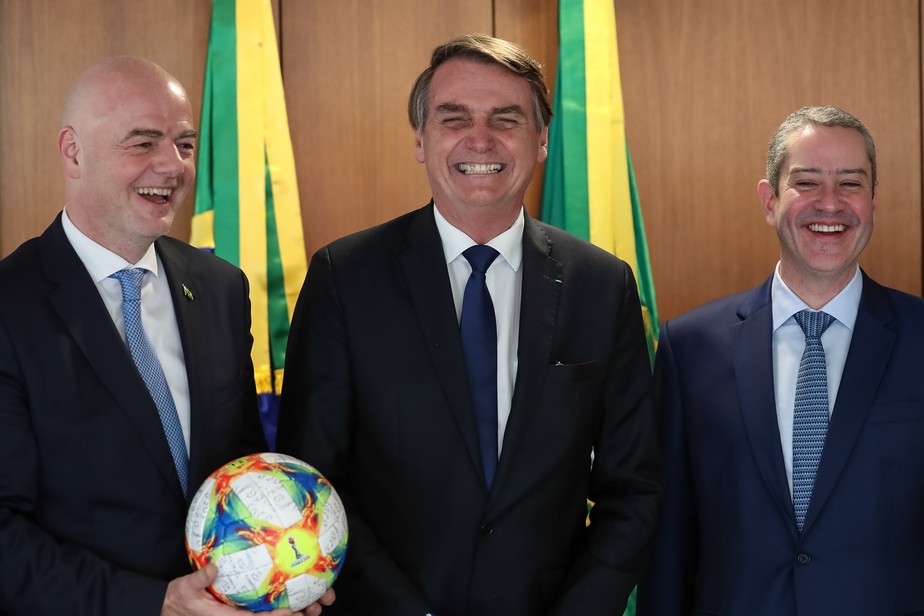 Presidentes da FIFA e CBF almoçam com Jair Bolsonaro em Brasília