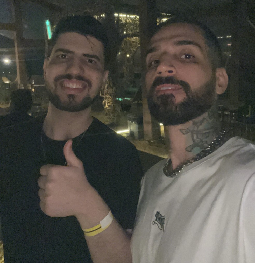 Robo (esq.) e brTT posam depois do título da LOUD no 2º Split do CBLOL 2023 — Foto: Reprodução/Instagram