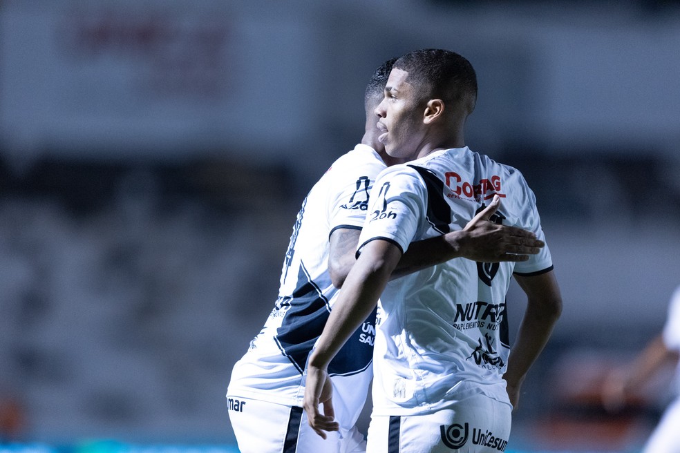 Júnior Tavares, ex-São Paulo, é liberado para voltar a jogar após  tratamento de tumor no cérebro, futebol