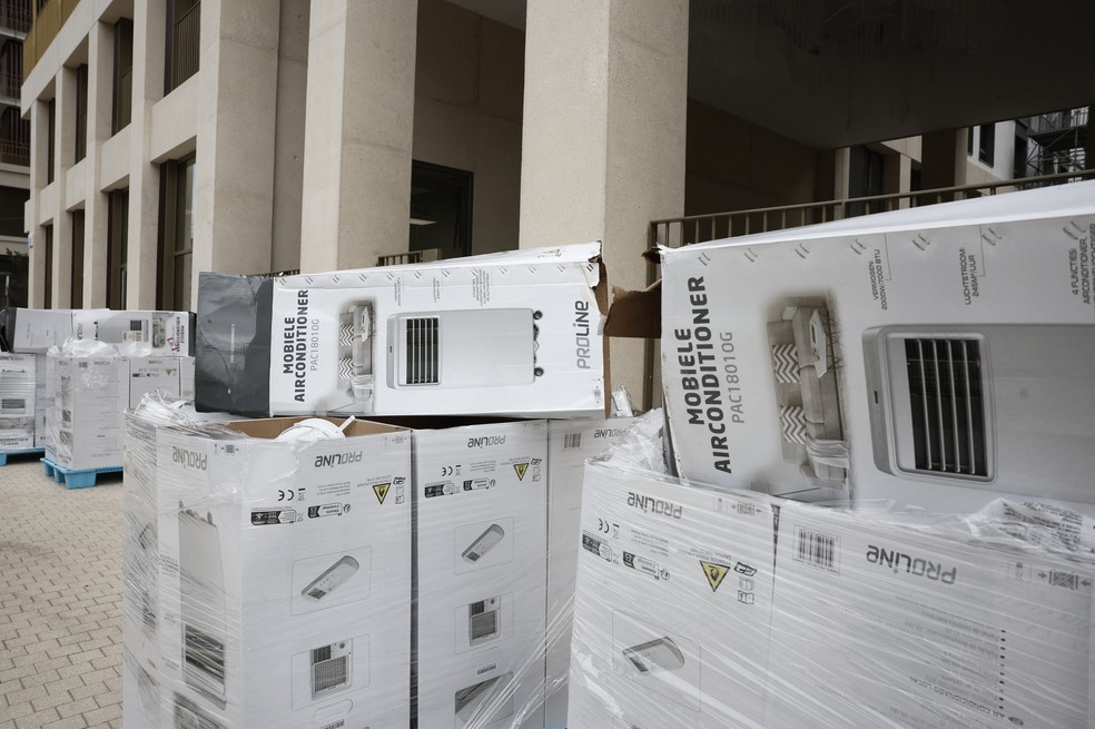 Ar-condicionado alugado para a Vila Olímpica de Paris — Foto: REUTERS/Benoit Tessier