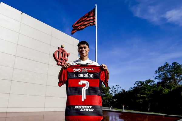Luiz Araújo herda a camisa 7 de Everton Ribeiro no Flamengo