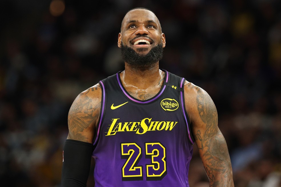LeBron contra o Minnesota Timberwolves — Foto: David Berding/Getty Images